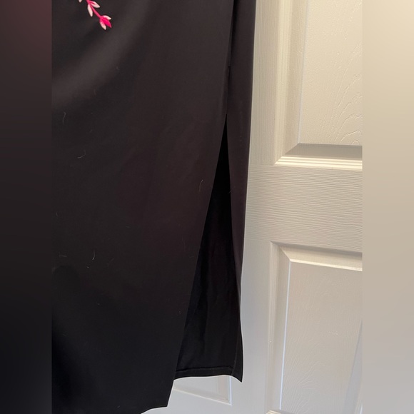 Arianna/Rachel Kaye gorgeous sleeveless gown w amazing embroidery. Size 6. - Picture 6 of 11